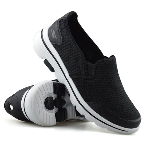 men's slip on walking shoes.